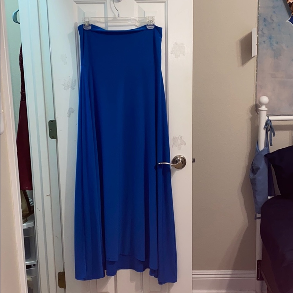 Long skirt.